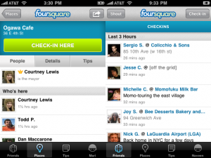 Foursquareを使うと、例えばiPhone上で今いる場所に「Check-in」（左画面）し、その情報を友人同士でシェア（右画面）することができる。